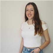 Doy clases de ingles tanto a niños como adultos que tengan un nivle bajo o medio. Actualmente tengo el nivel c2 de ingles